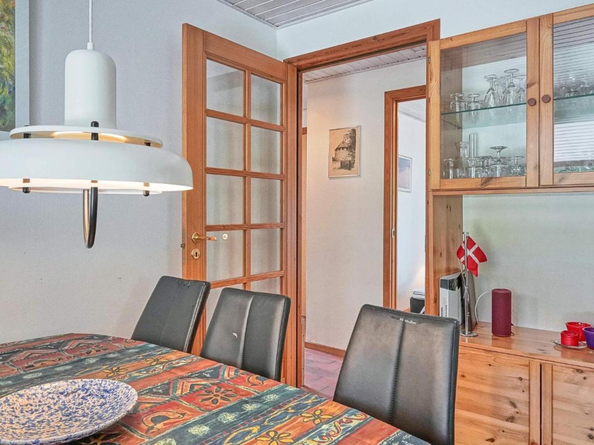 Three-Bedroom Holiday Home In Ronne 4 Екстер'єр фото