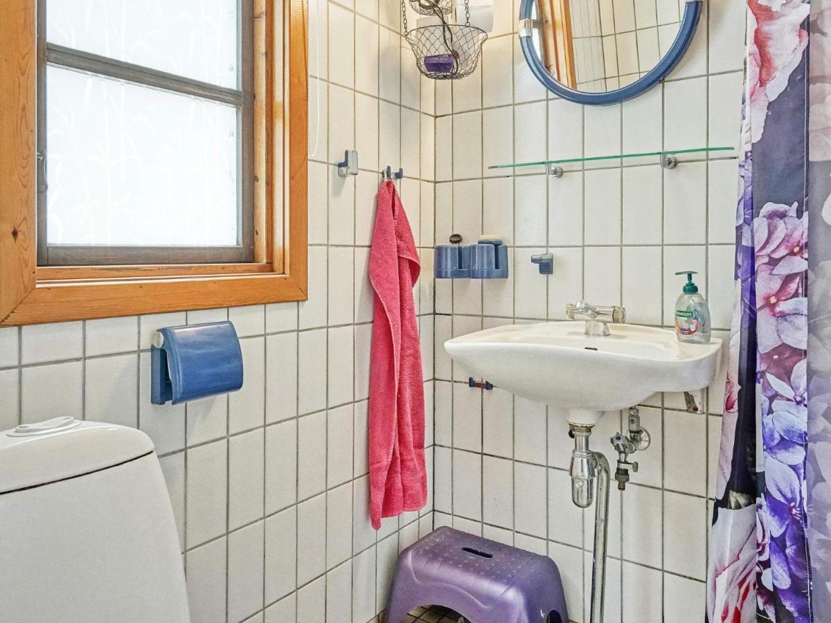 Three-Bedroom Holiday Home In Ronne 4 Екстер'єр фото