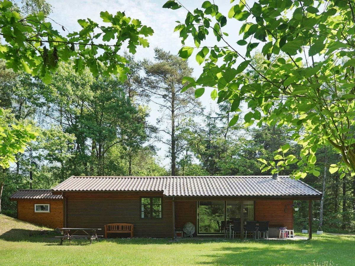 Three-Bedroom Holiday Home In Ronne 4 Екстер'єр фото